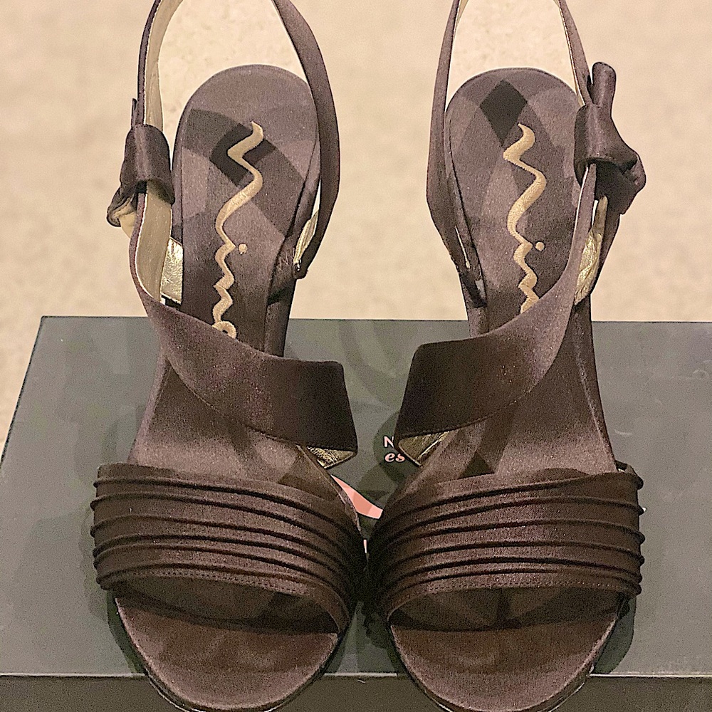 Like New in Box Nina Dress Shoes Sandals Espresso
